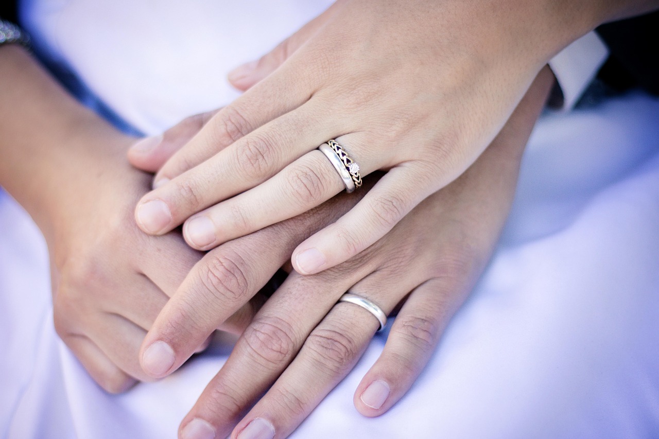 Lab-Grown Diamond Wedding Bands: A Complete Buying Guide for Couples
