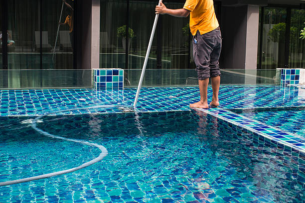 pool cleaning services